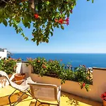Holiday home Il Pettirosso In Positano